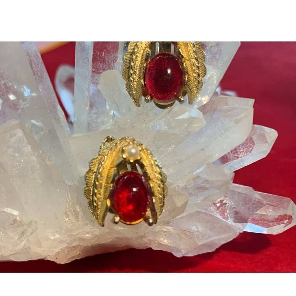 Stunning Red resin Cabochon earrings set in a matte Gold plate design, Vintage